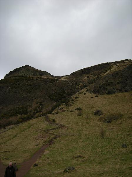 20080316_edinburgh 046.jpg - It may be just a hill, but it's better than nothing